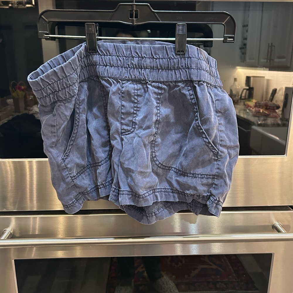 Athleta Blue Athletic Shorts size 6 have wear